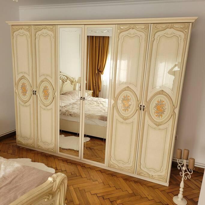 Apartament Individual La Casa Parter Apartman Temesvár Kültér fotó
